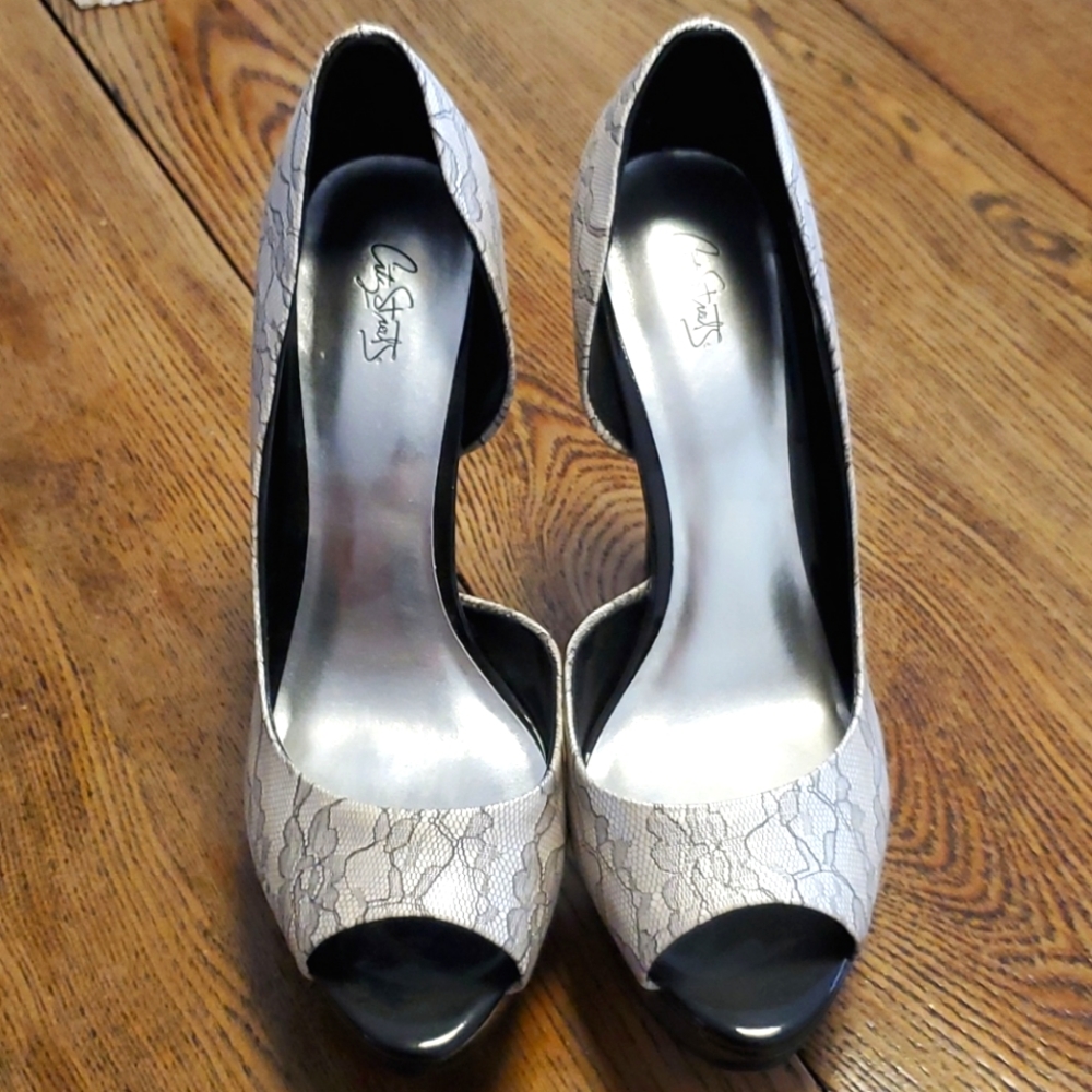Lace print heels